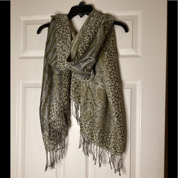 Cheetah / Zebra Fringe Scarf - Picture 1 of 3